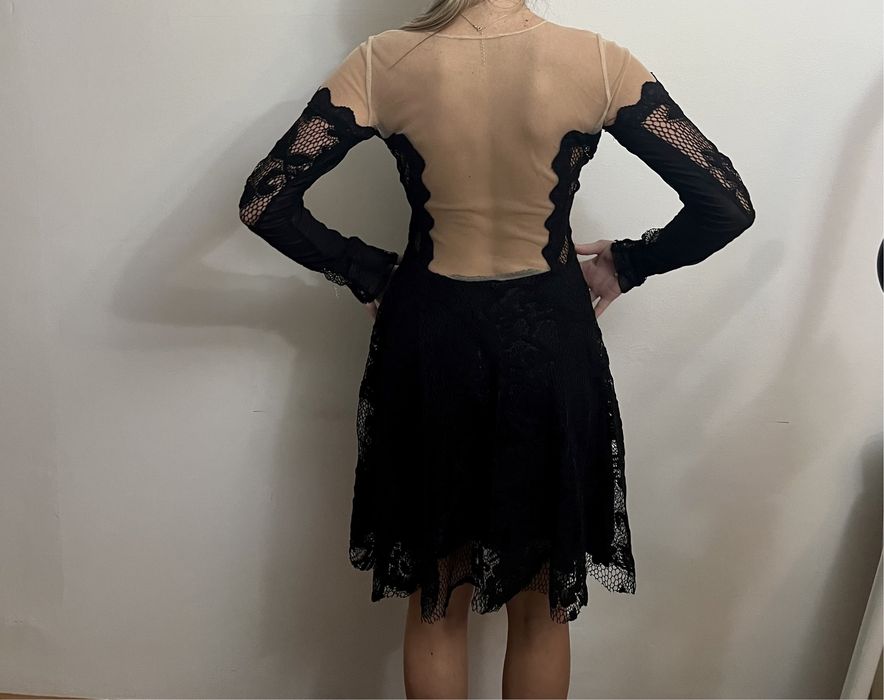 Rochie cu dantela si plasa