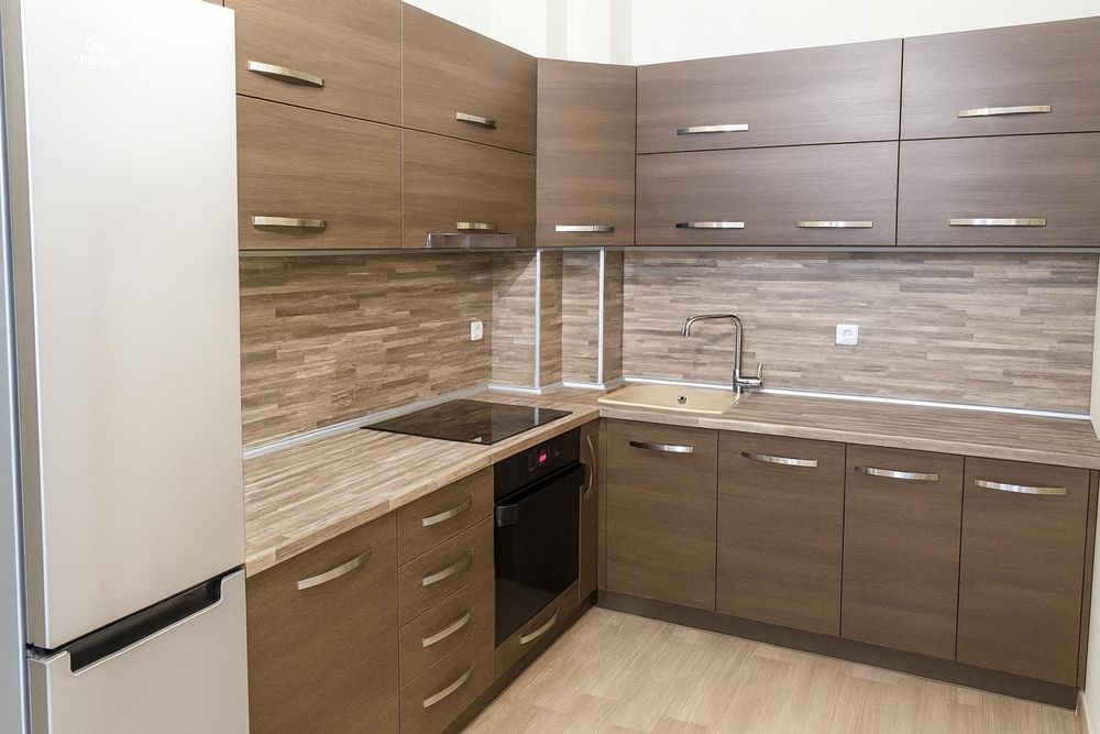 Дава се под наем Двустаен апартамент в Пловдив, Тракия - 70 кв.м за 400 € - Снимка #1