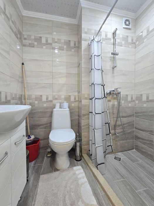 Дава се под наем Двустаен апартамент в Бургас, Славейков - 70 кв.м за 510 € - Снимка #7