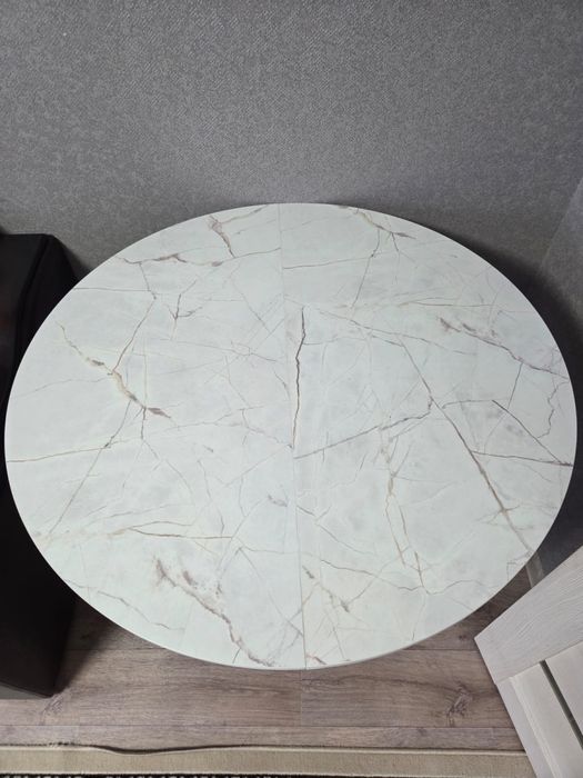 Кргулый стол-трансформер