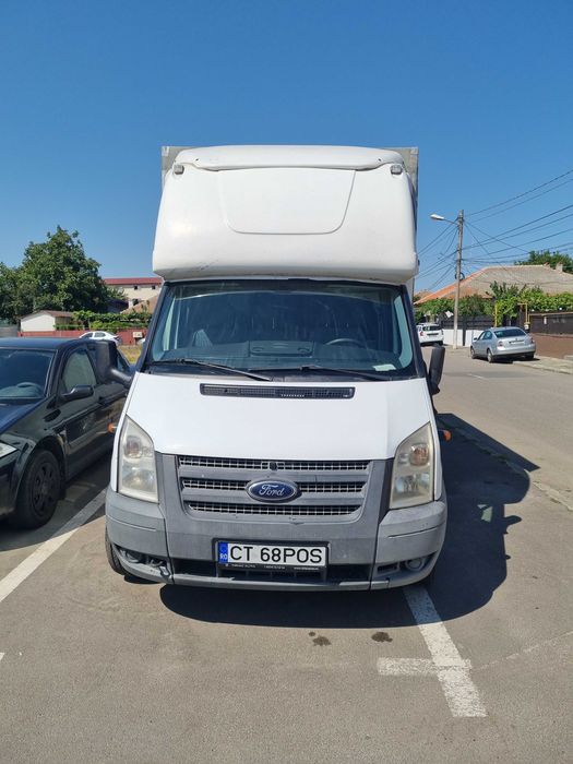Autoutilitara Ford transit prelata