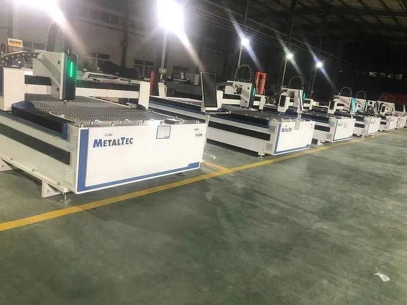 Оптоволоконный лазерный станок для резки металла MetalTec 1530B