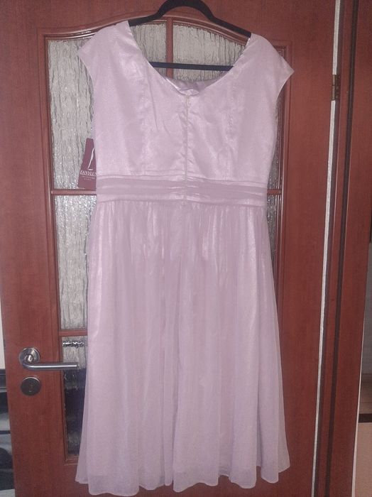 Rochie de ocazie , lungime medie, din voal