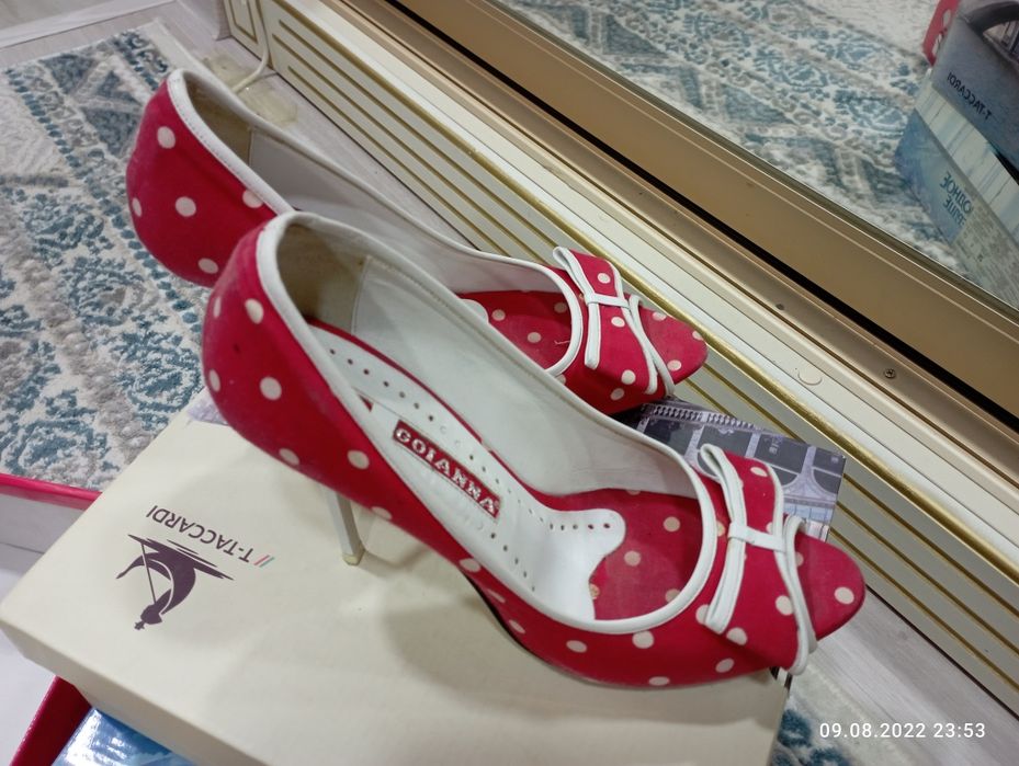 Продам женские красивые туфли