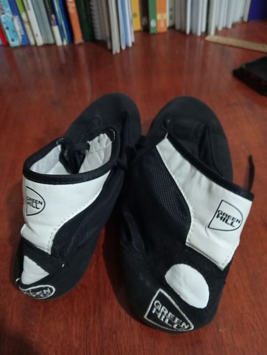 Борцовки продаю.