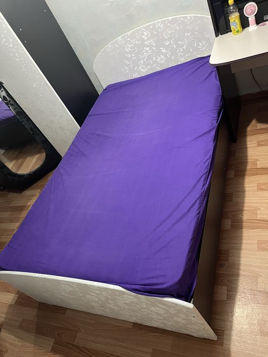 Продам кровать полуторка