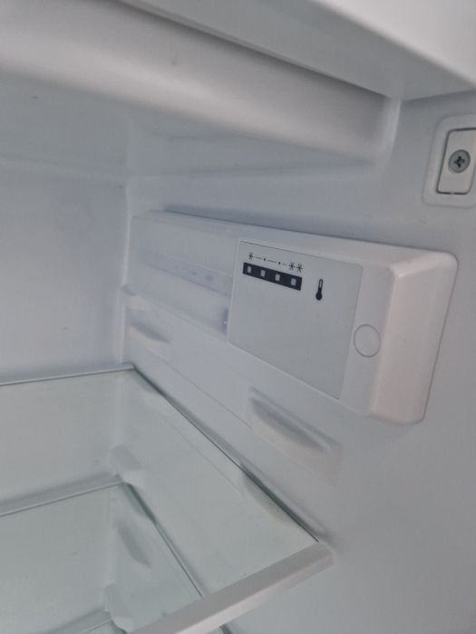 Хладилник за вграждане Gram