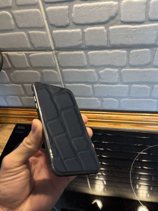 Продам Iphone 11 64GB
