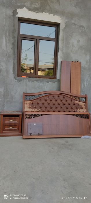 Спальний диван сотилади б/у