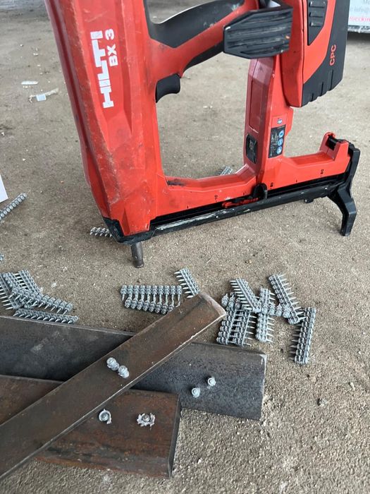 Cuie pistol cu factura