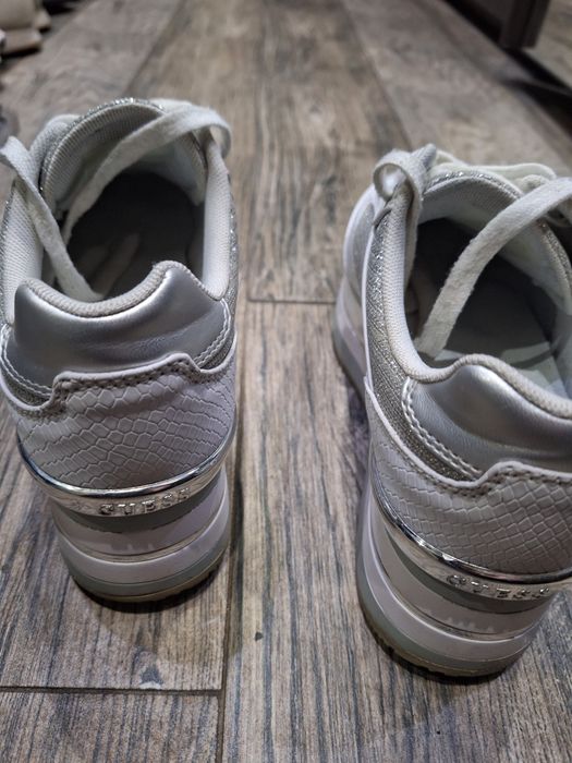 Маратонки  GUESS