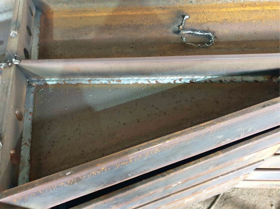 Vand hale si structuri metalice ofer certificat si garantie