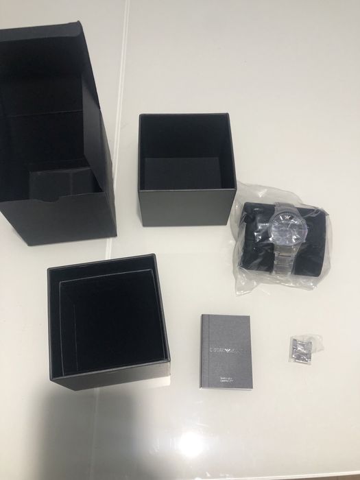 Часовник Emporio Armani