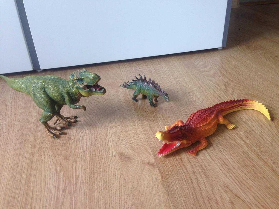 Различни играчки, колички