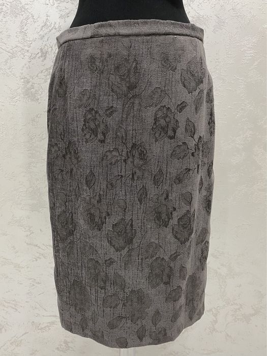 Официален костюм