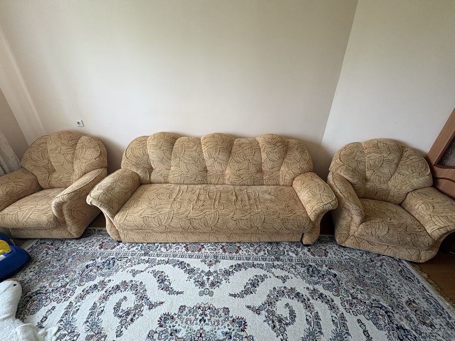 Продам диван с 2мя креслами