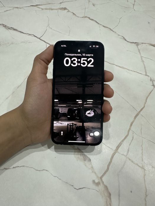 Продам iphone 13