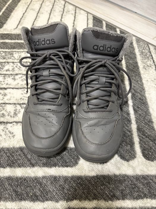 Спортни обувки, nike i adidas