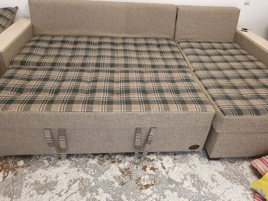 Угловой диван-кровать с ящиком для хранения