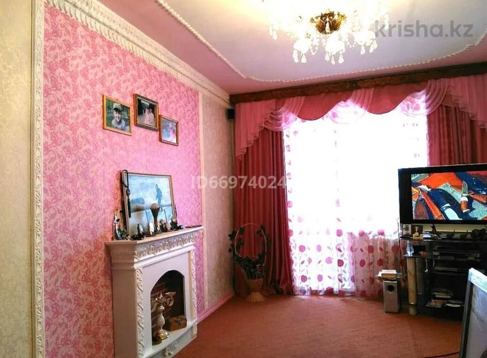 Продам 3-х комнатную улучшенной планировки квартиру