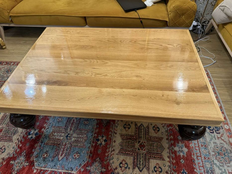 Холна ниска дизайнерска масивна маса