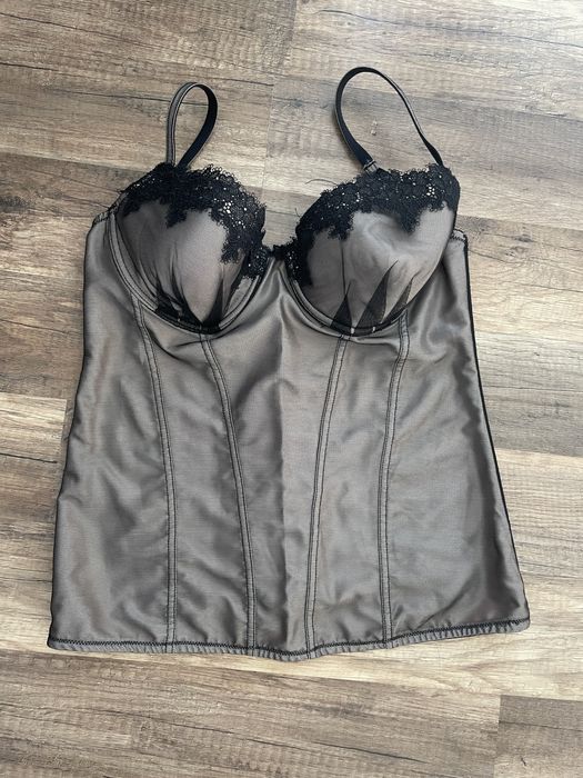 Секси корсет с твърда чашка