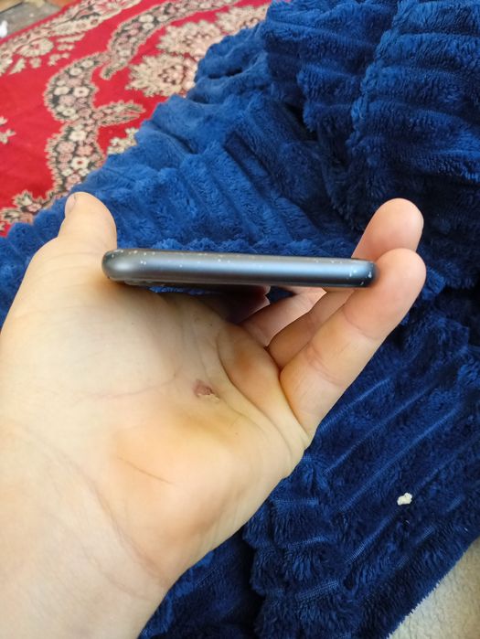 Vând iPhone 8 impecabil