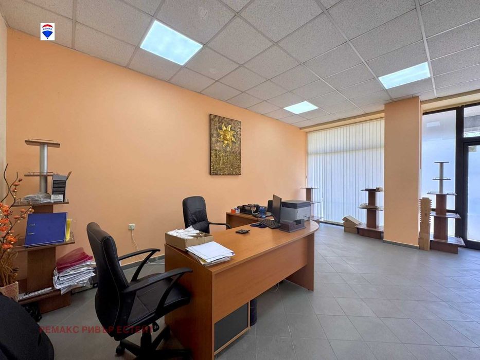 Дава се под наем Офис в Русе, Широк център - 46 кв.м за 255 € - Снимка #1