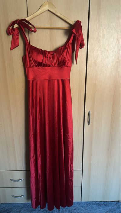 Rochie rosie eleganta