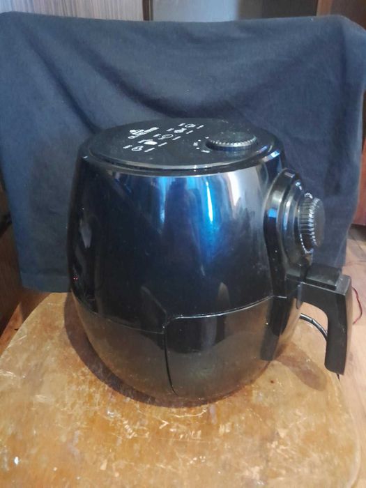 чисто нов фритюрник с горещ въздух (еърфрайър) Max Chef Oil Free Fryer