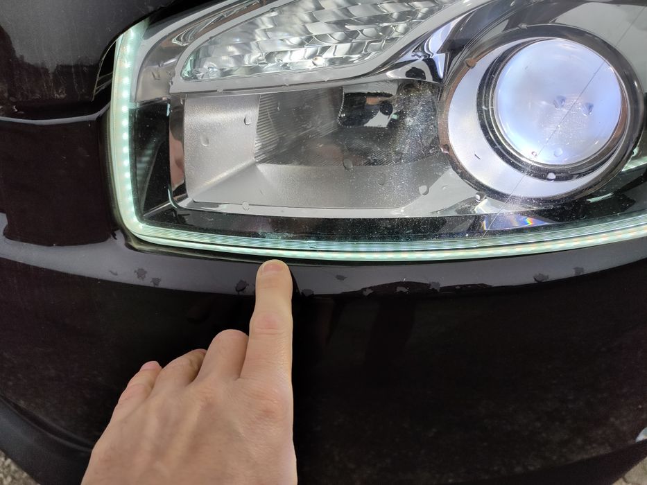 LED дневни светлини и бягащи мигачи за автомобил