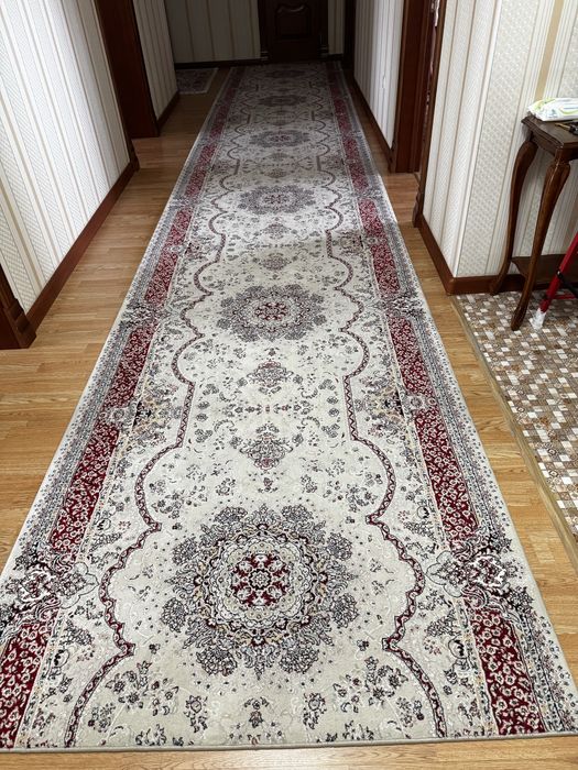 Продам ковровую дорожку 9 метров и 2,5 метров в идеальном состояний