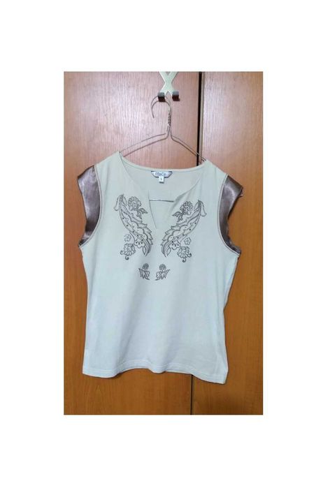 Bluza/ tricou fara maneci M&CO  bej cu imprimeu si strasuri, M