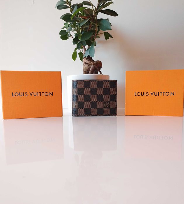 Louis Vuitton кафяви и черни портфейли