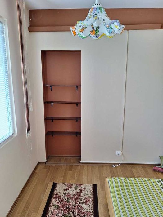 Двустаен преустроен на тристаен напълно обзаведен в жк Свобода/Надежда