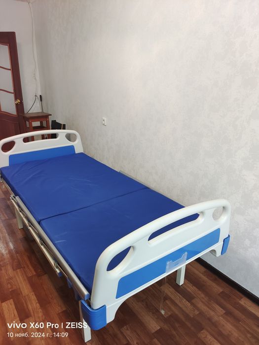 Кровать медицинский