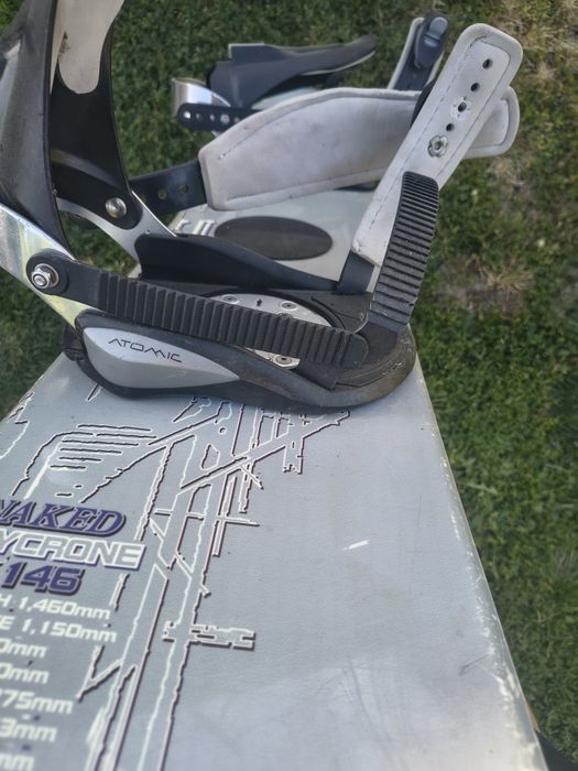 Snowboard în stare foarte buna
