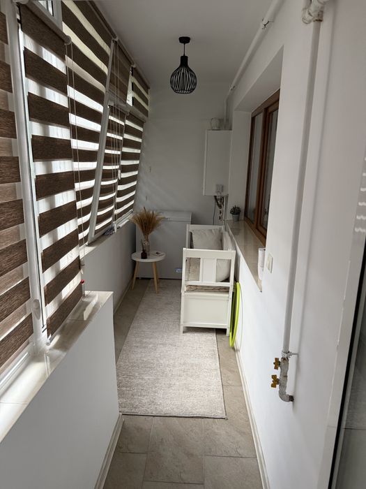 Vand apartament 2 camere mobilat și utilat, renovat recent