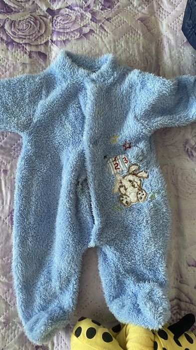 Отдам детские комбинезоны