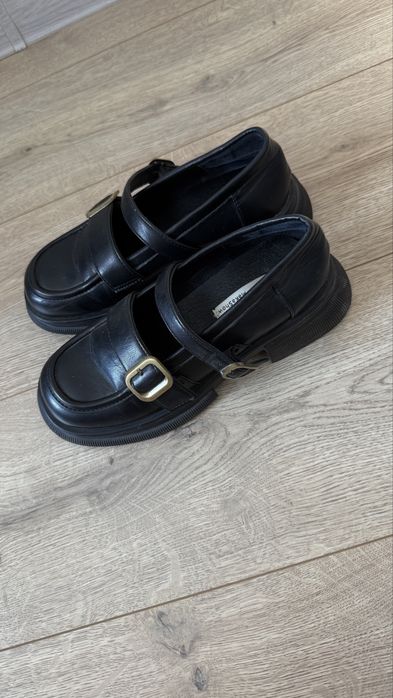 Отдам обусь женскую