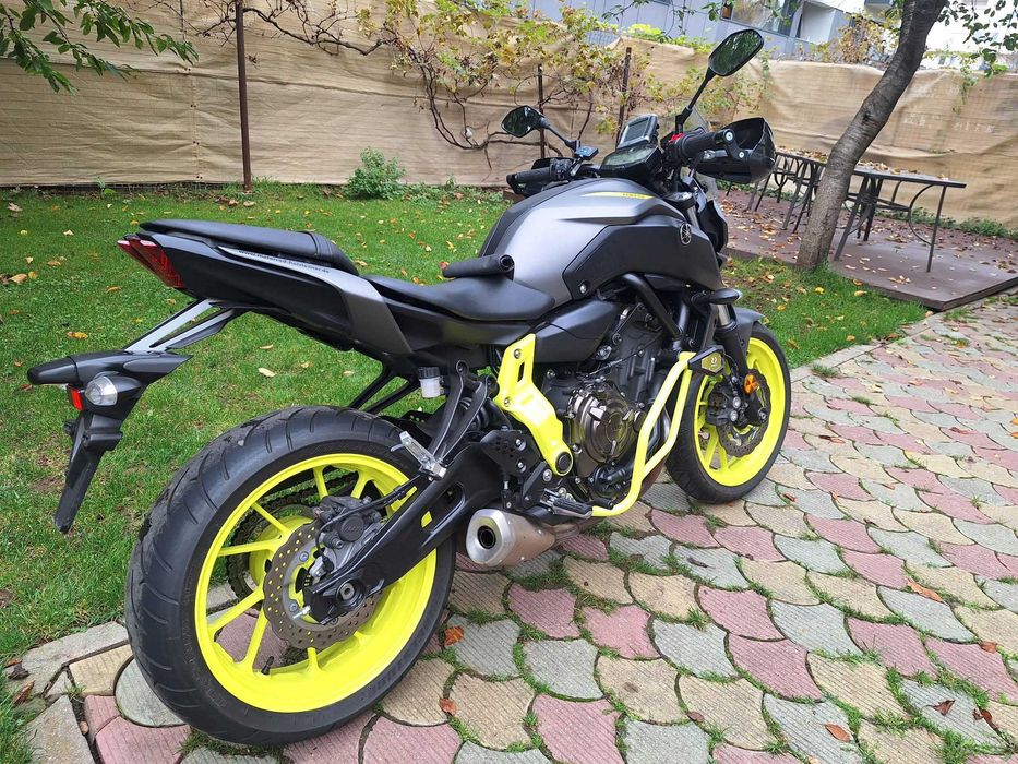 YAMAHA   MT 07