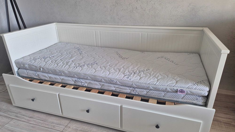 Кушетка Hemnes IKEA-спалня