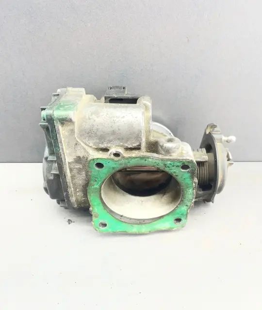 Clapeta acceleratie 058 133 063 C Volkswagen VW Passat 2003