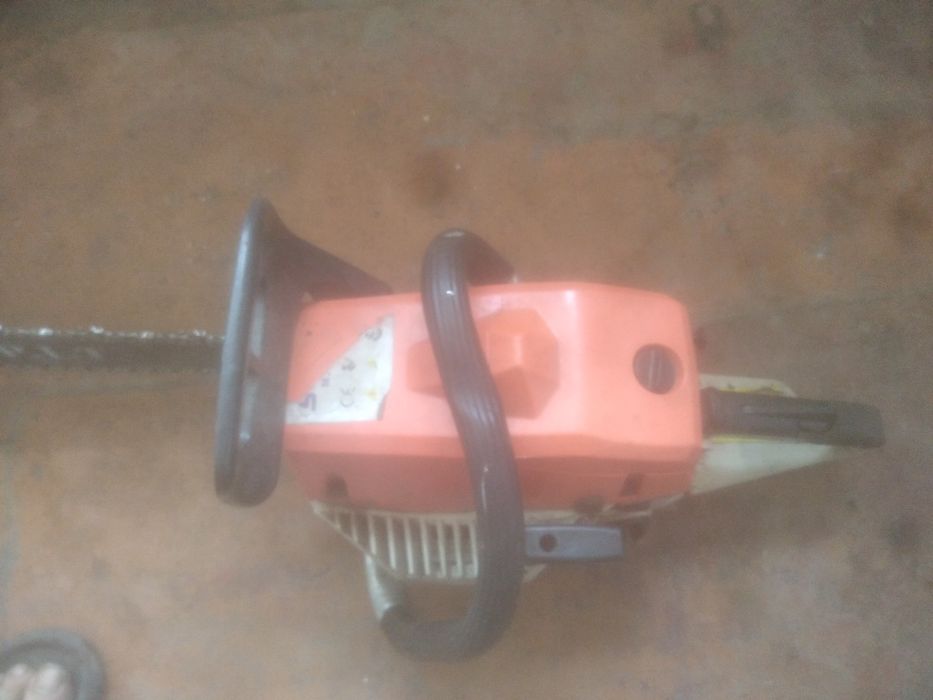 Продам бензо пилу Пит