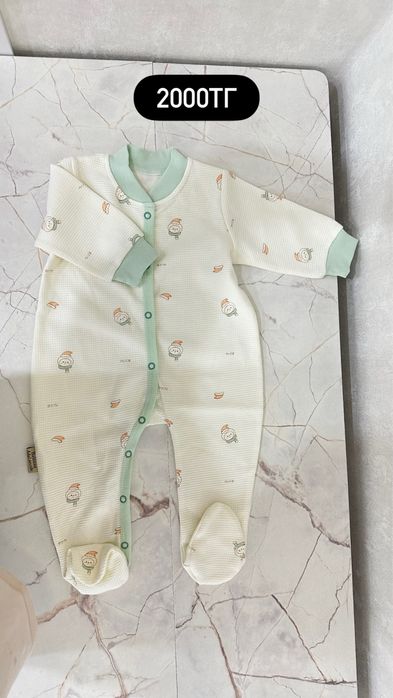 Продам детские вещи