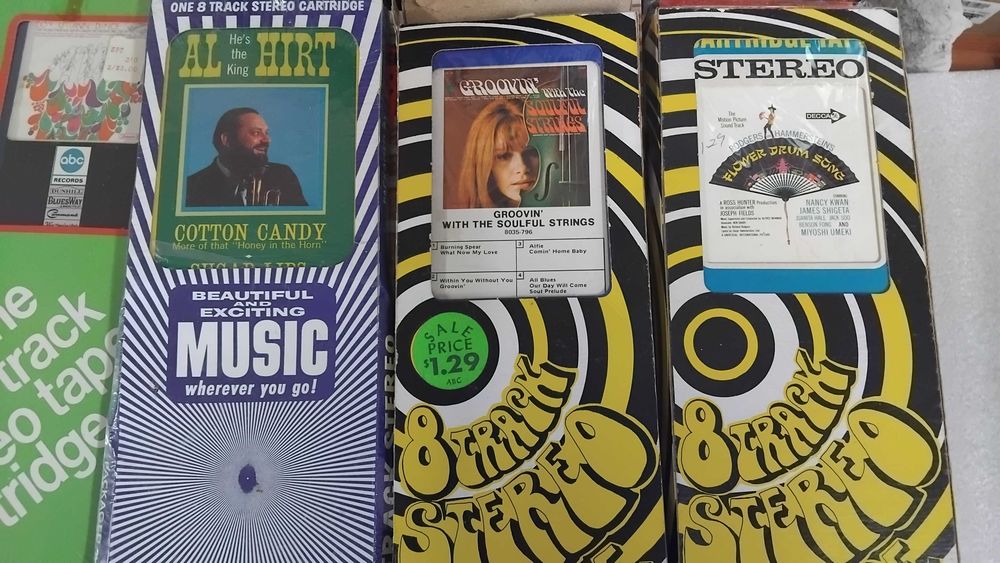8 track cartridge / 8 пистови касети