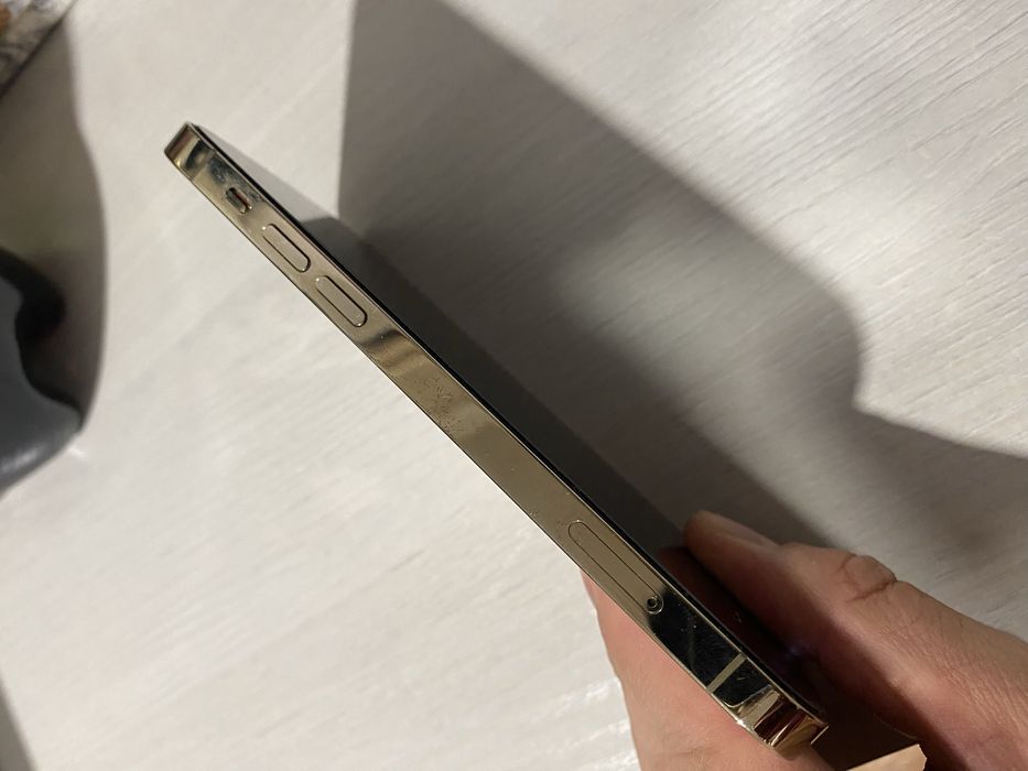 Продам iPhone 12 Pro