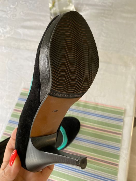 Елегантна дамска обувка