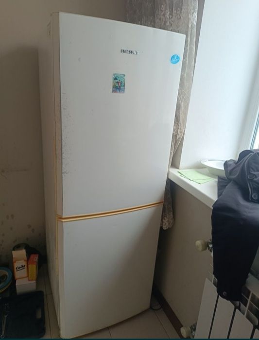 Продам холодильник недорого !