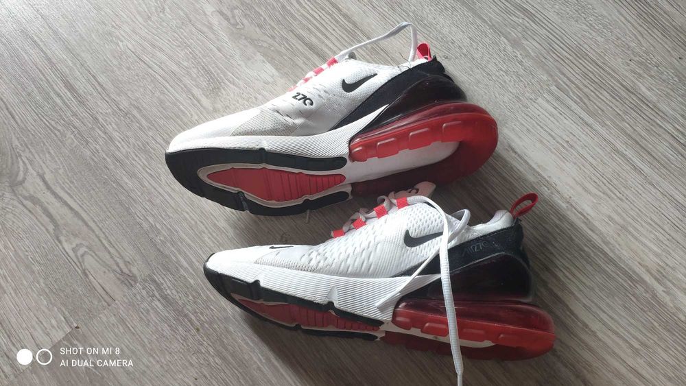 Маратонки NIKE AIR MAX 270 Маратонки Найк Еър Макс 270